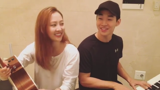 Watch: Super Junior-M's Henry Shares Video Of Jam Session With SISTAR's Dasom