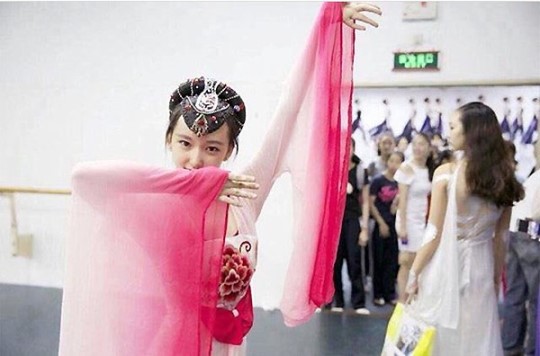 Cosmic Girls' Cheng Xiao Reveals Childhood Dance Photos