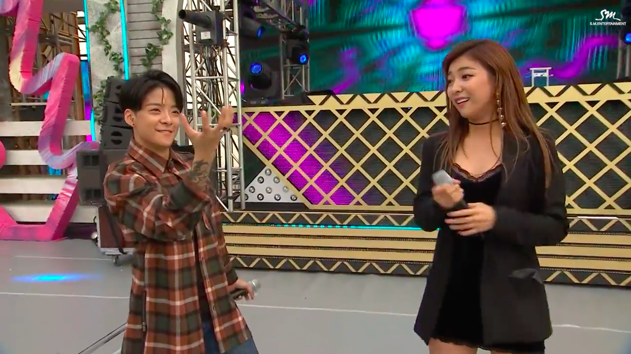 Watch: f(x)'s Amber And Luna Drop 