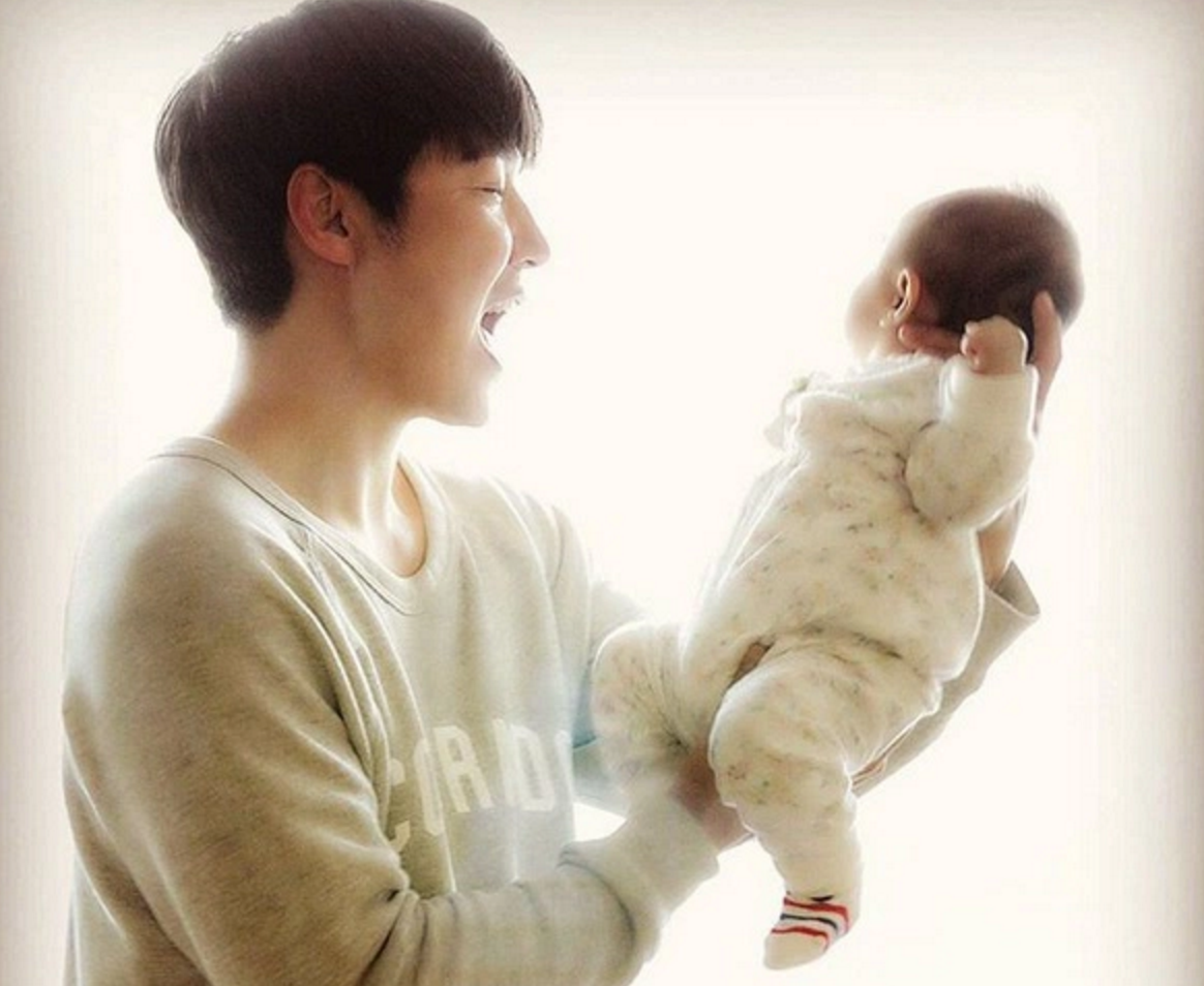 Watch: Yoon Sang Hyun Shares Video Of Adorable Dance With Baby Daughter