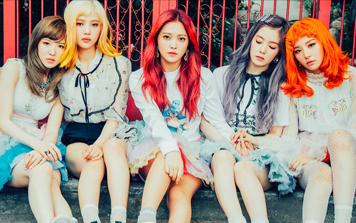 Red Velvet Reigns With 