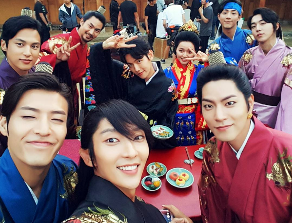 Lee Joon Gi Celebrates 1 Million Followers On Instagram With Fun Cast Shot From 'Scarlet Heart: Goryeo'