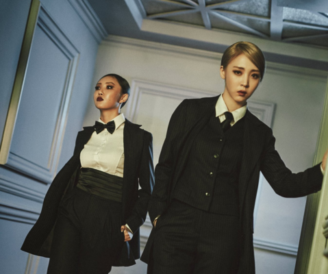 MAMAMOO's Hwasa And Moonbyul Are Classy Girl Crushes In Latest Teaser Image