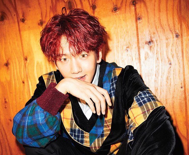 EXO-CBX's Baekhyun Looks Perfect As A Sweet Schoolgirl In A New Selfie