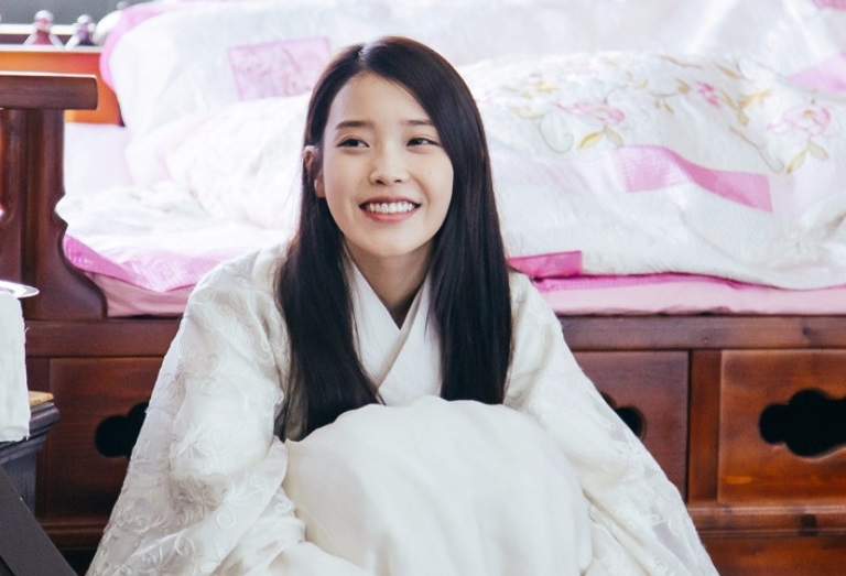 IU Reveals Photos From Possible Unaired Ending Of 'Scarlet Heart: Goryeo'