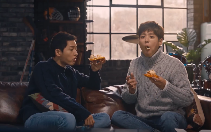 Watch: Song Joong Ki And Park Bo Gum Really Love Pizza And Each Other