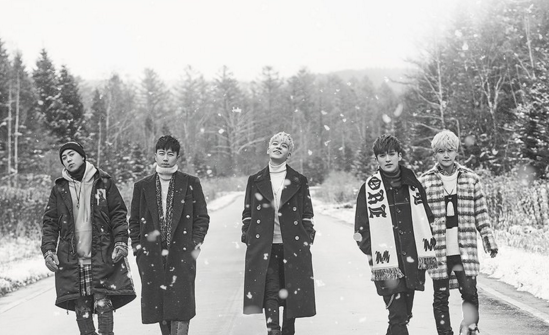 SECHSKIES Fully Embraces Winter In Group Teaser Image For '2016 Re-Album'
