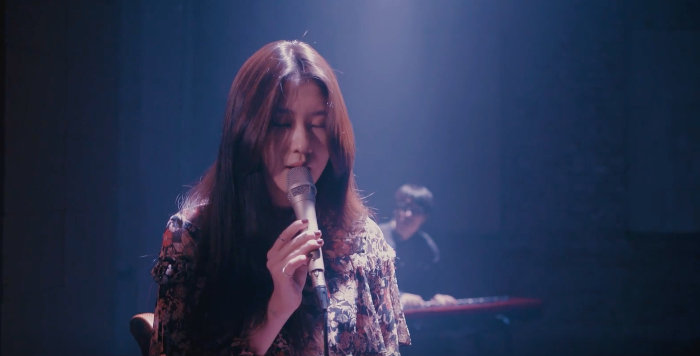 Watch: Baek Yerin Takes Things A Little Slower In Live Performance Of Jazzy Holiday Singles