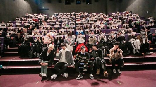 KNK Enjoys Movie Date With Fans To Celebrate 300th Day Since Debut