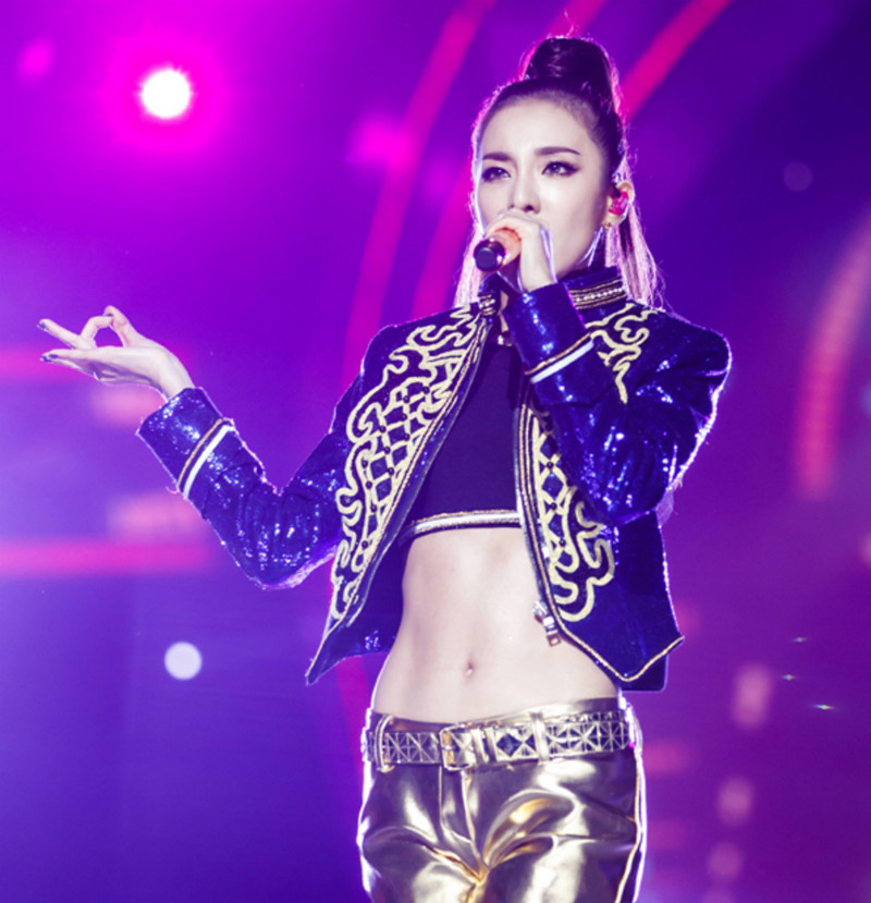 20 Of The Hottest Female K-Pop Idol Abs