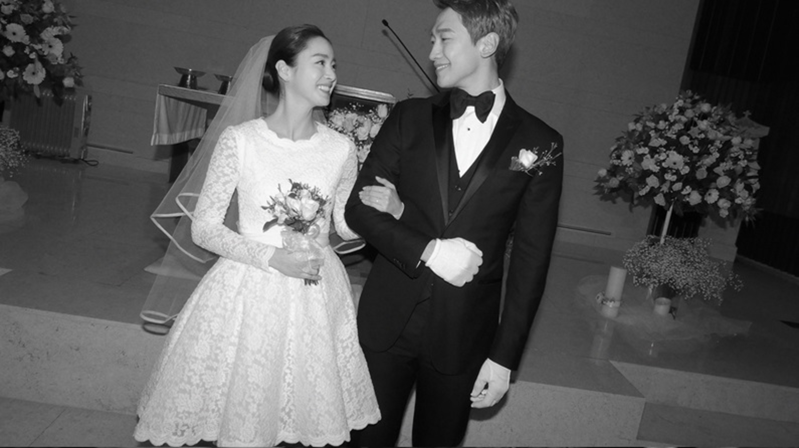 Kim Tae Hee Posts Hand-Written Letter After Marrying Rain In Private Wedding Ceremony