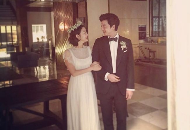 Kim Go Eun Reveals Behind-The-Scenes Photo From 'Goblin' On New Instagram
