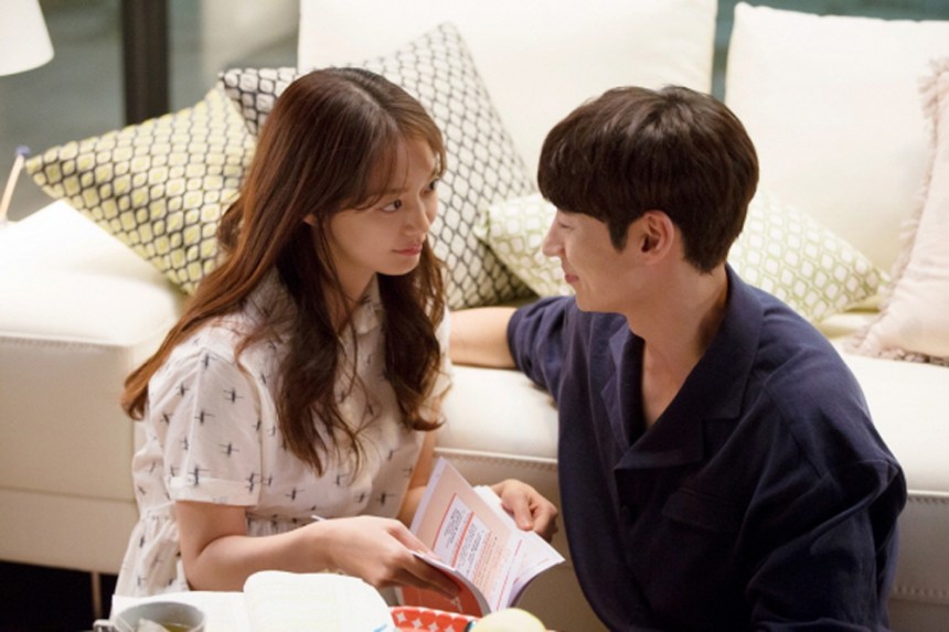 Lee Je Hoon Says He Has Wanted To Work With Shin Min Ah For 10 Years
