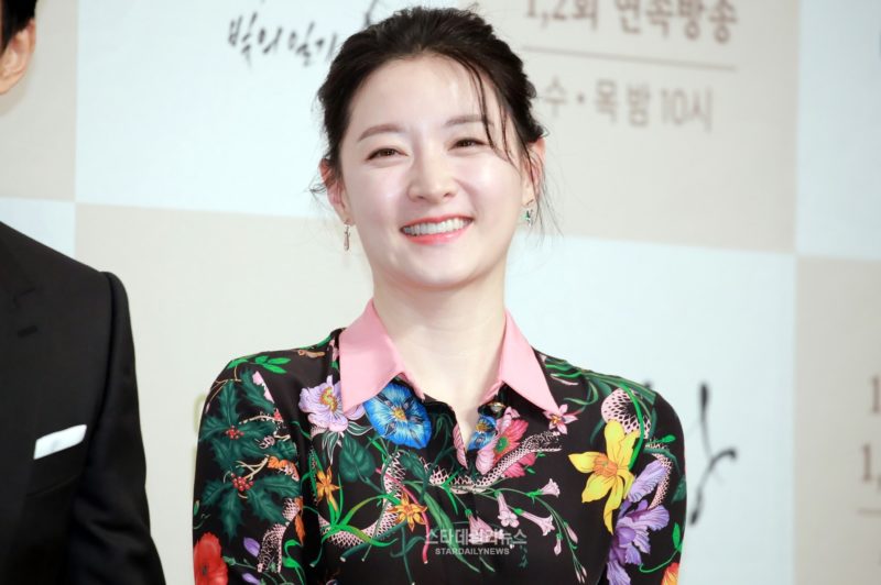 Lee Young Ae Talks About How Being A Wife And Mother Has Influenced Her Acting