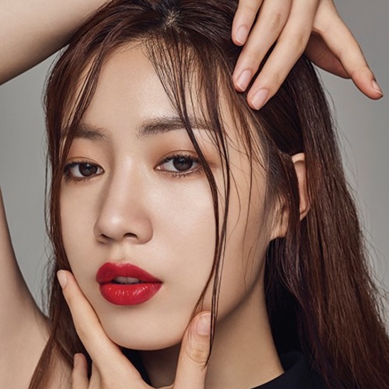 Ryu Hwayoung Posts On Social Media For First Time After Controversy