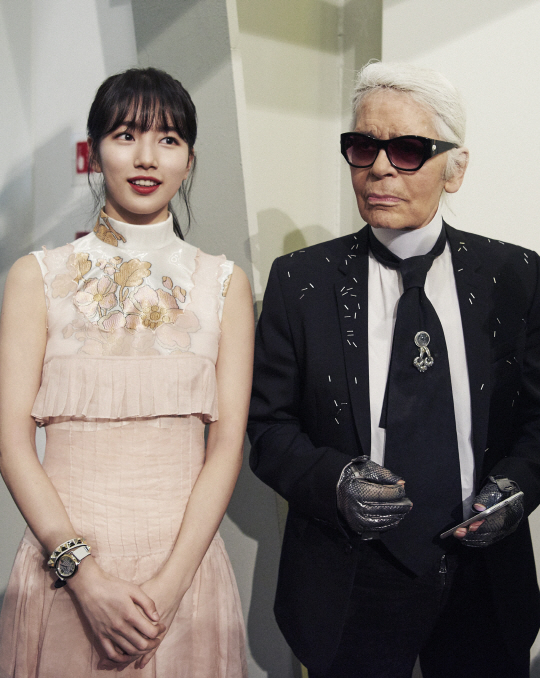 Suzy Looks Absolutely Stunning In Milan With Fashion Designer Karl Lagerfeld