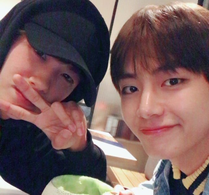 BTS's V And Park Hyung Sik Share Cute Photos From Their Meetup
