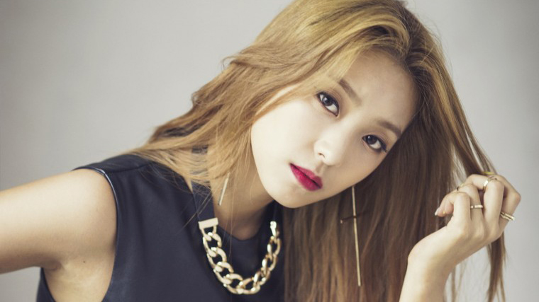 SISTAR’s Bora Confirmed To Be Considering A Role For Her Debut On The Big Screen