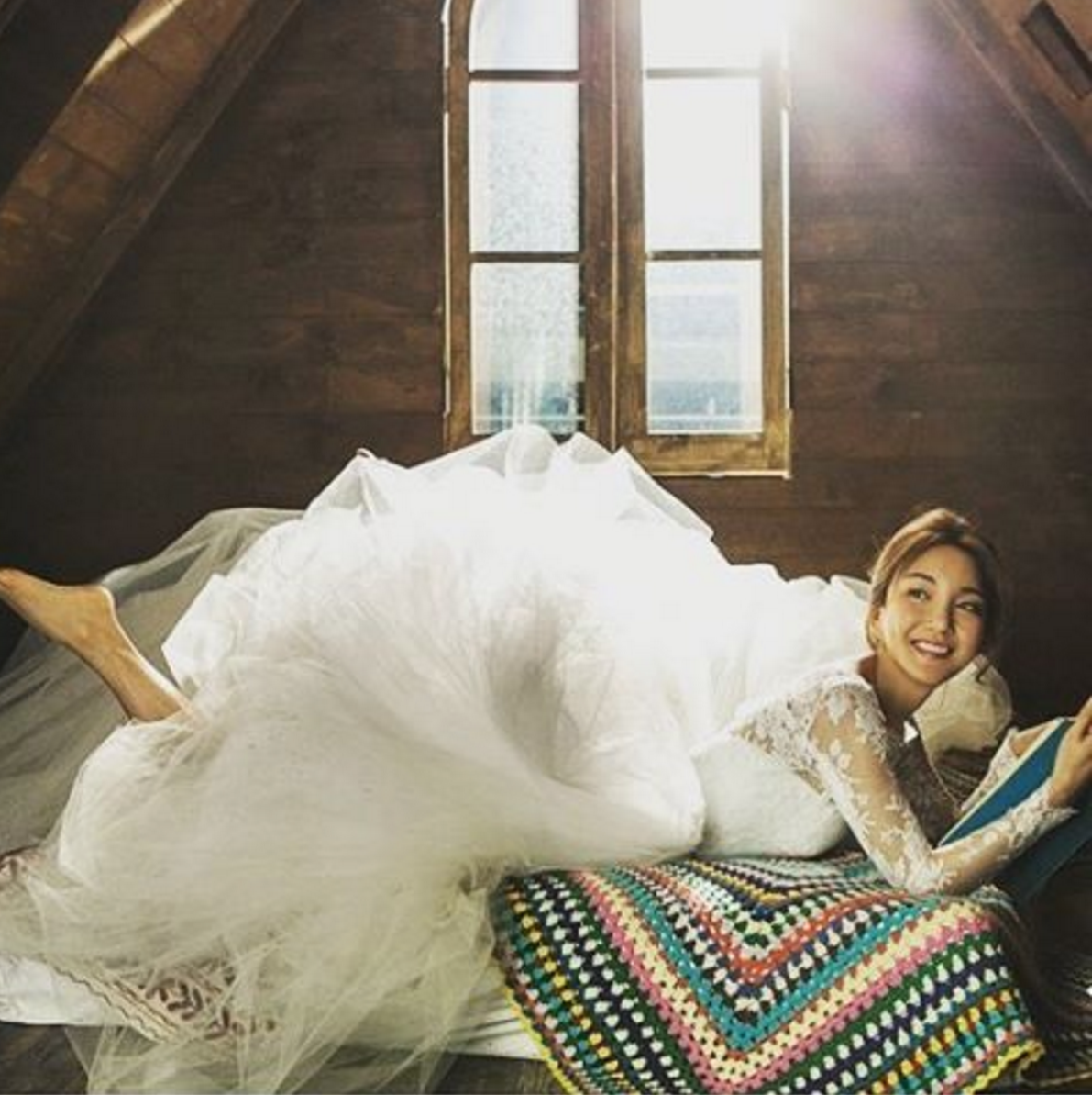 Celebrities Gather At S.E.S.'s Bada's Wedding, One Currently Dating Actress Catches Bouquet