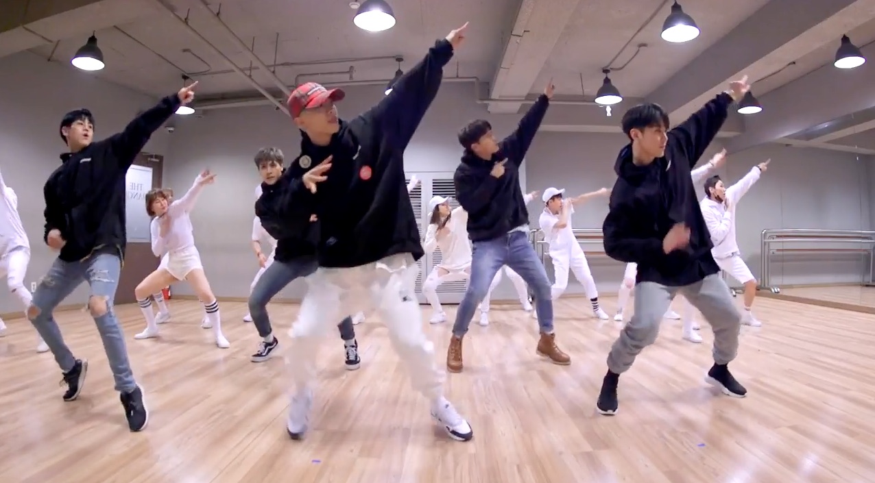 Watch: Highlight Releases Fun And Energetic Dance Practice Version Of 'Plz Don't Be Sad'