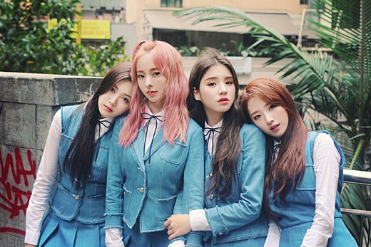 LOOΠΔ Plans To Make Official Debut In 2018