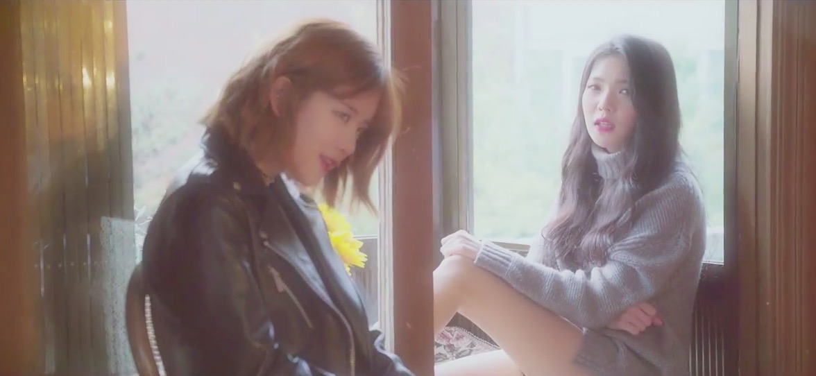 Watch: Cosmic Girls' Exy And Lovey Release Beautiful Acoustic Mashup Of EXO's 'Lotto' And BTS's 'Blood, Sweat & Tears'