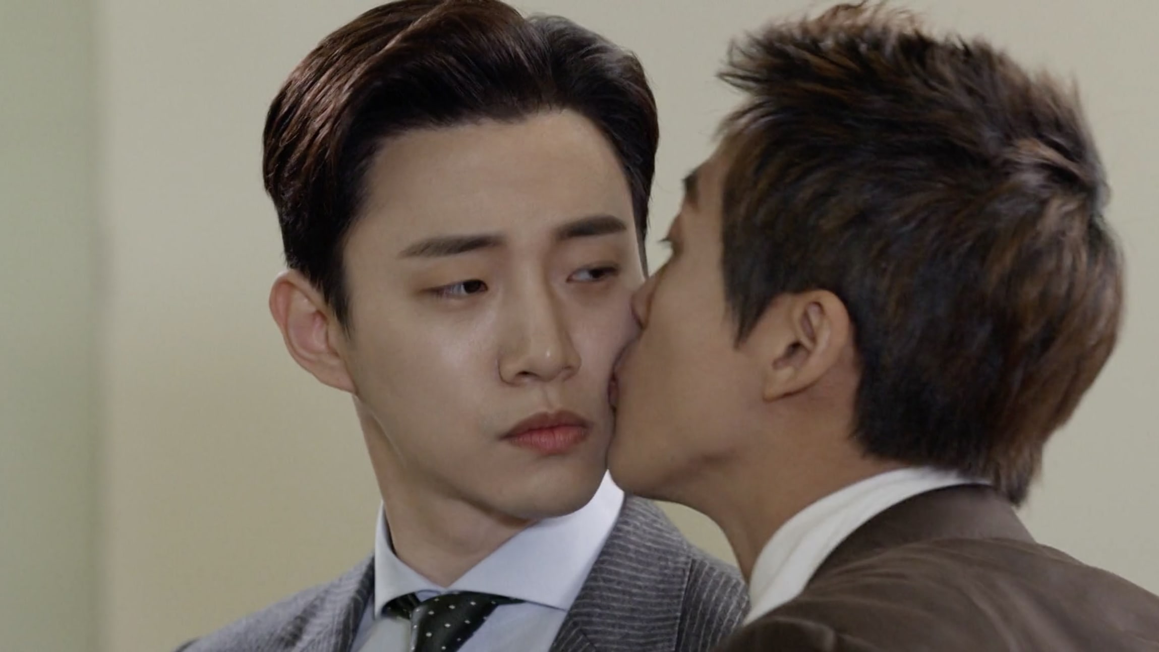 2PM's Junho Hilariously Describes His Kiss Scene With Namgoong Min As Moist