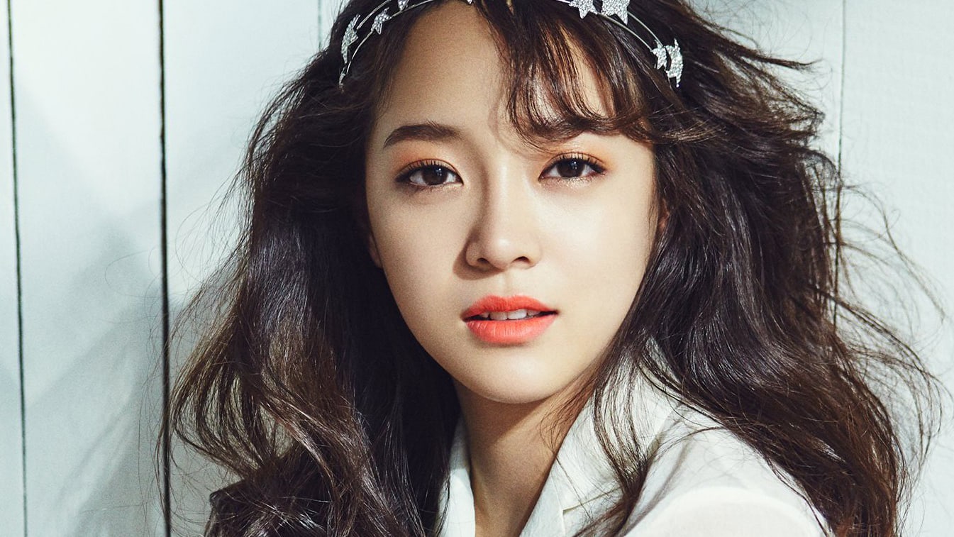 gugudan's Kim Sejeong To Take On Role As Special MC For 