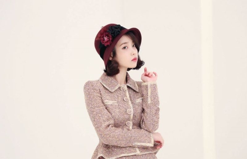 Watch: IU Blesses Excited Fanboys With Thoughtful Fan Service