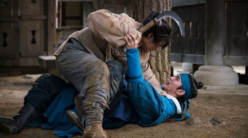 INFINITE's L And Yoo Seung Ho Fight Intensely In Stills For “Ruler: Master Of The Mask”