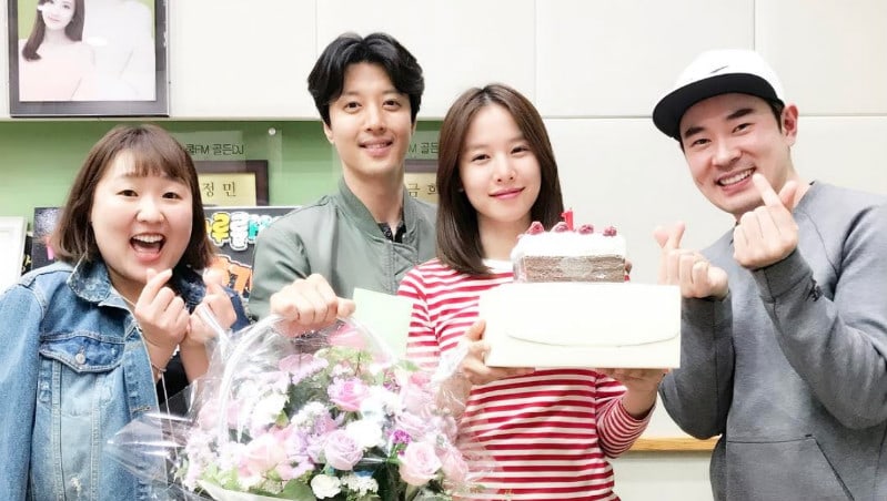 Lee Dong Gun Sweetly Surprises Wife Jo Yoon Hee On Her Radio Program's 1st Anniversary