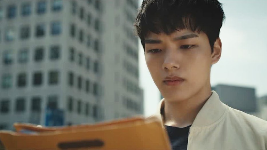 PD Of tvN's Upcoming Drama 'Circle' Praises Yeo Jin Goo For His Near-Perfect Acting