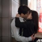“Chicago Typewriter” Takes Viewers Behind The Scenes Of Yoo Ah In And Im Soo Jung’s Kiss Scene