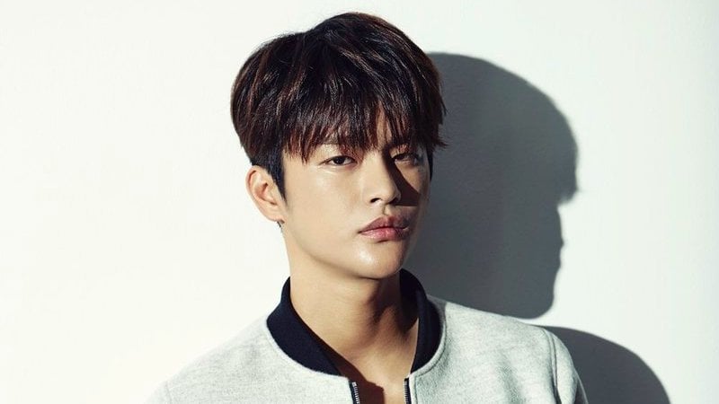 Seo In Guk Leaves Jellyfish Entertainment