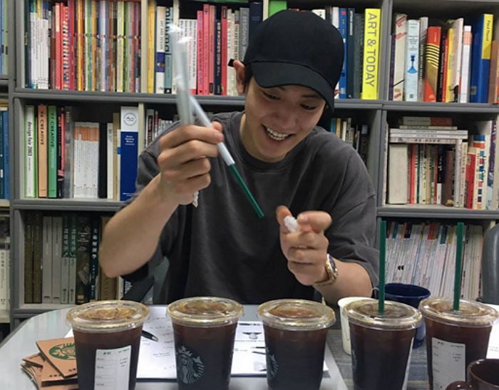 EXO's Chanyeol Spreads The Love To His Classmates In Graduate School