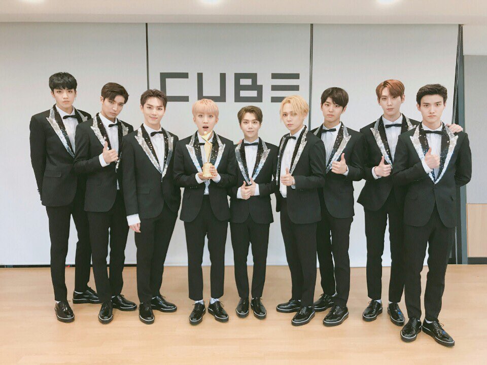 PENTAGON Wins New Star Award At The 2017 Asia Model Awards