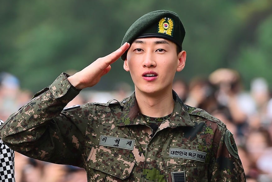 Super Junior's Eunhyuk Tears Up As He Is Discharged From Military