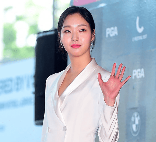 Kim Go Eun Signs Exclusive Contract With Lee Byung Hun's Agency