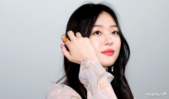 SM Entertainment And Korean Playboy Magazine Respond To Reports That Sulli Will Be 1st Cover Model