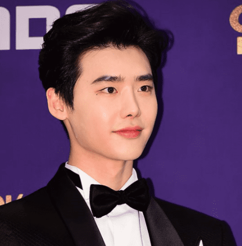 Lee Jong Suk's Agency Responds To Report Of Actor Receiving Draft Notice