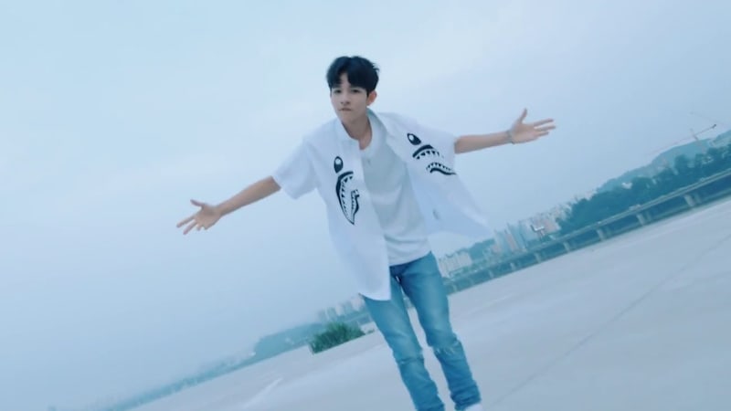 Watch: Samuel Impresses With Performance Version MV For 'Sixteen'