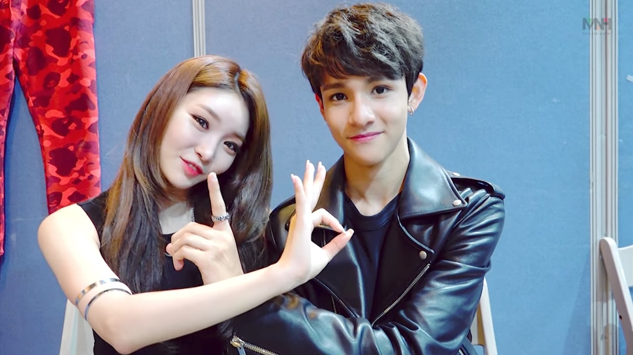 Kim Chungha And Samuel Show Off Their Teamwork In Dressing Room Interview