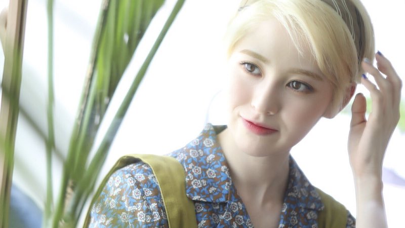 Update: DIA Releases Individual Teaser Images For Yebin | Soompi