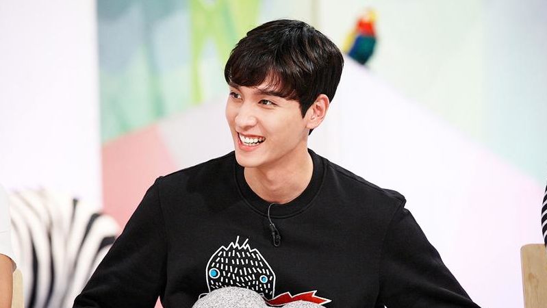 Choi Tae Joon To Step Down From MC Position On 'Hello Counselor'