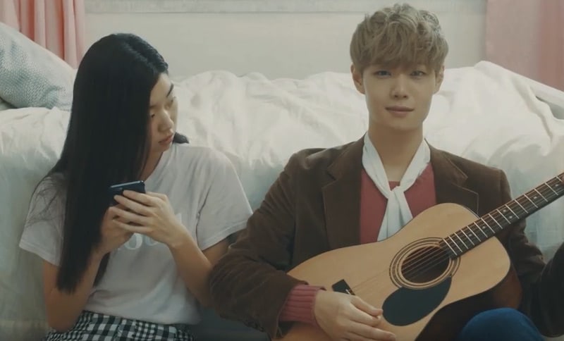 Watch: 10cm Sings A Sweet 'Phonecert' In MV Featuring HONEYST's Chulmin