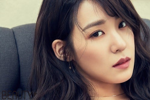 Girls' Generation's Tiffany Shows Off Her Signature Smile And Style In Pictorial