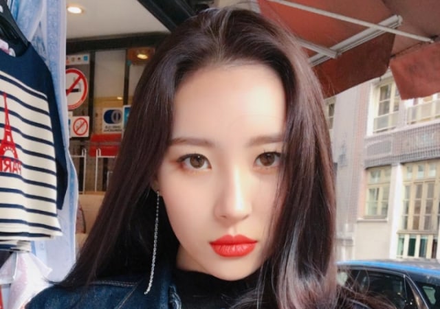Watch: Sunmi Shares Adorable Behind-The-Scenes Clips Of 'Gashina' MV Filming