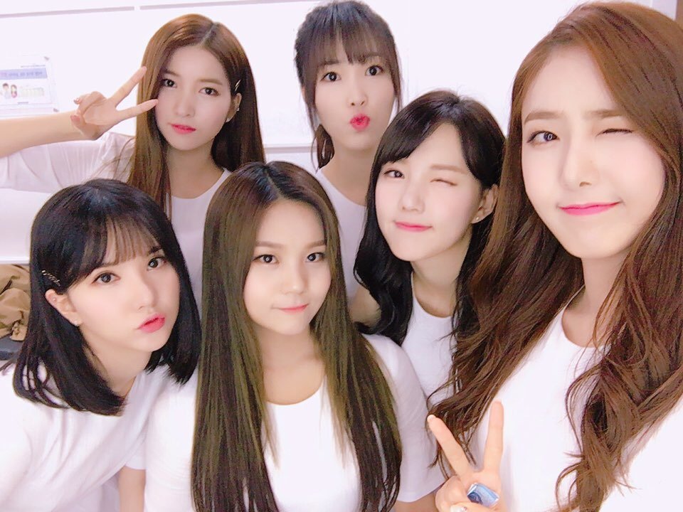 GFRIEND Says Their Next Big Goal Is To Hold Their First Korean Solo Concert