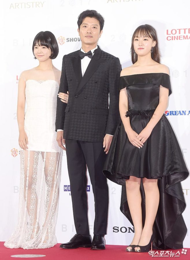 Noh Jeong Eui, Park Hee Soon, dan Kim Go Eun (dari kiri ke kanan)