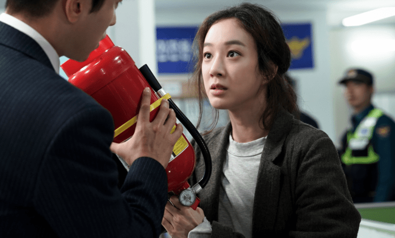 “Witch’s Court” Reveals Jung Ryeo Won In A State Of Shock And Anger In Latest Stills